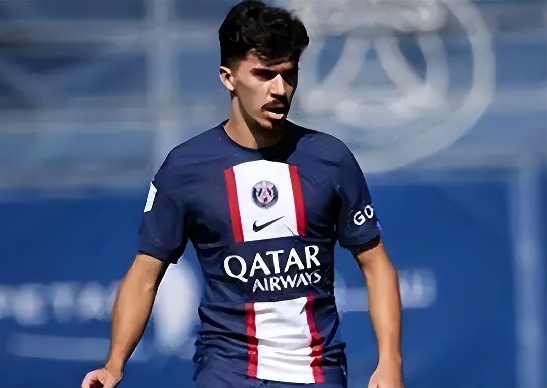 乐部官员黄 乐部官员黄