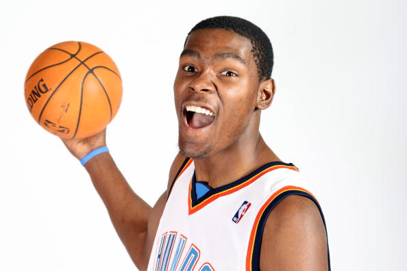 不愧是状元大热！弗拉格杜克大学首秀22分，钉板大帽头险撞篮板